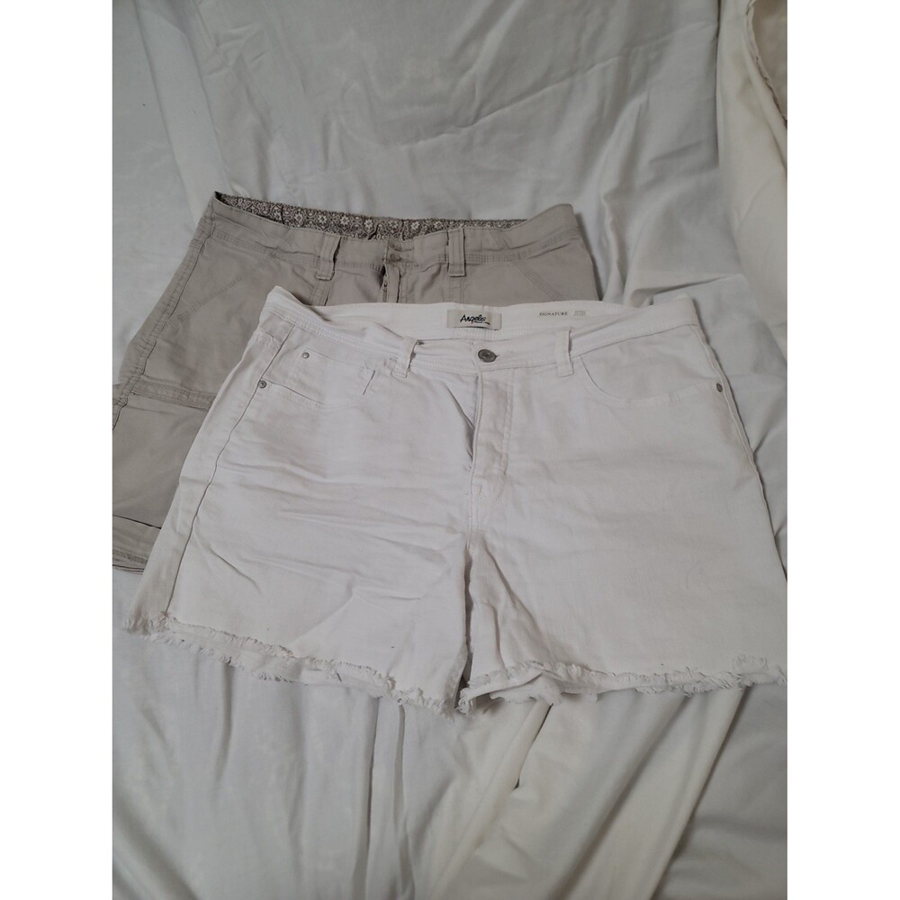 Two pairs of shorts in size 14